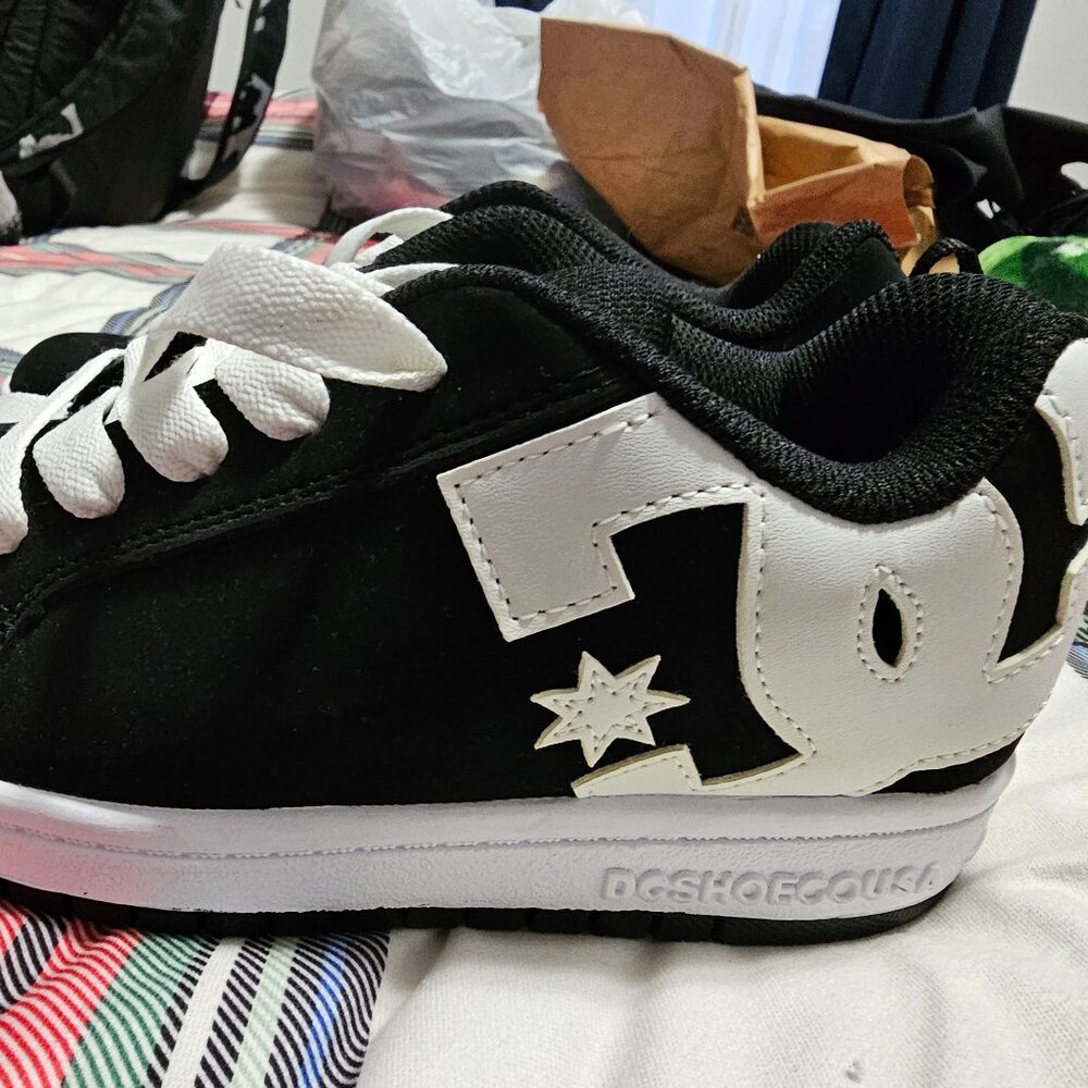 Boys DC sneakers